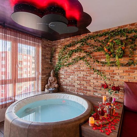 Jacuzzi - Love - BDSM - Extra Luxury - EV chargger - Valentine's Day - Red Room - Flexible SelfCheckIns 28 Zagreb Exterior foto