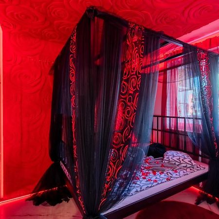 Jacuzzi - Love - BDSM - Extra Luxury - EV chargger - Valentine's Day - Red Room - Flexible SelfCheckIns 28 Zagreb Exterior foto