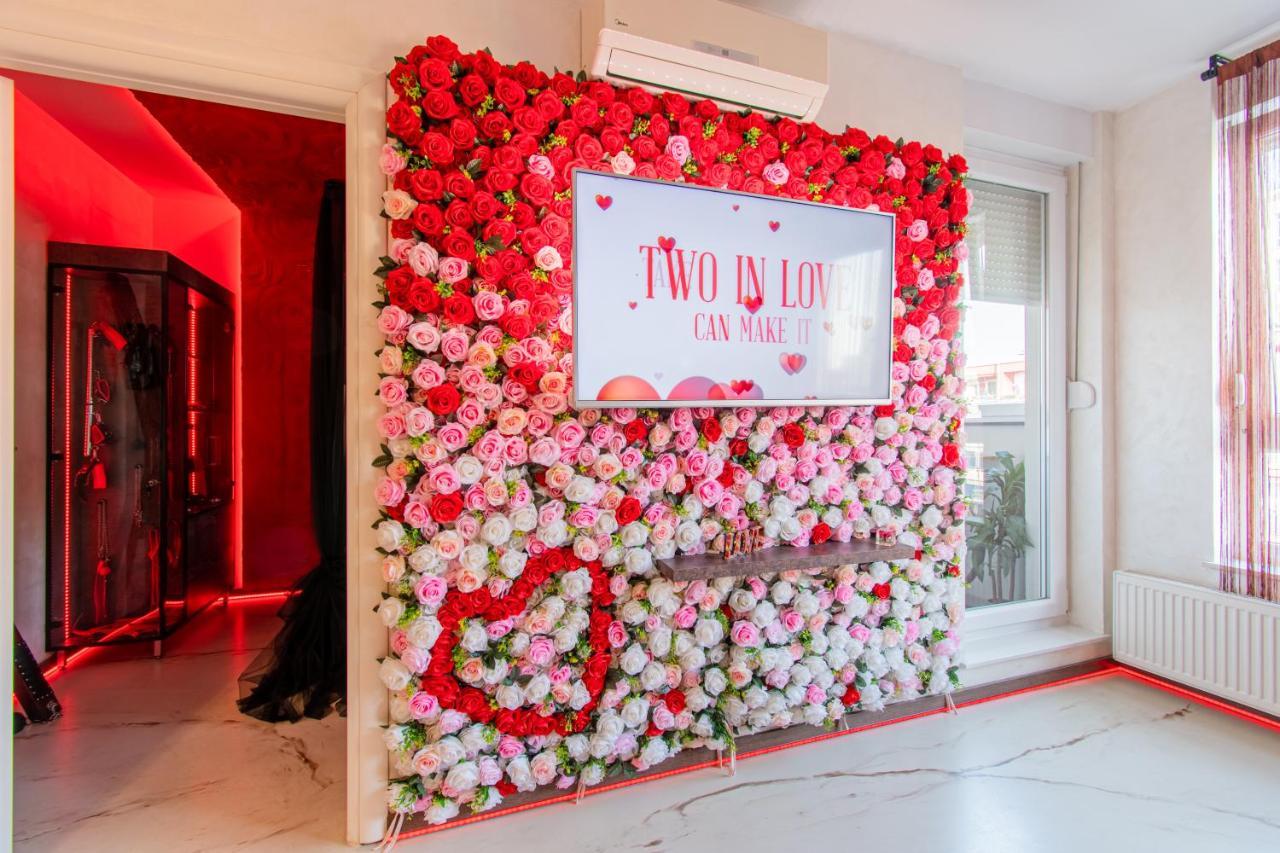 Jacuzzi - Love - BDSM - Extra Luxury - EV chargger - Valentine's Day - Red Room - Flexible SelfCheckIns 28 Zagreb Exterior foto