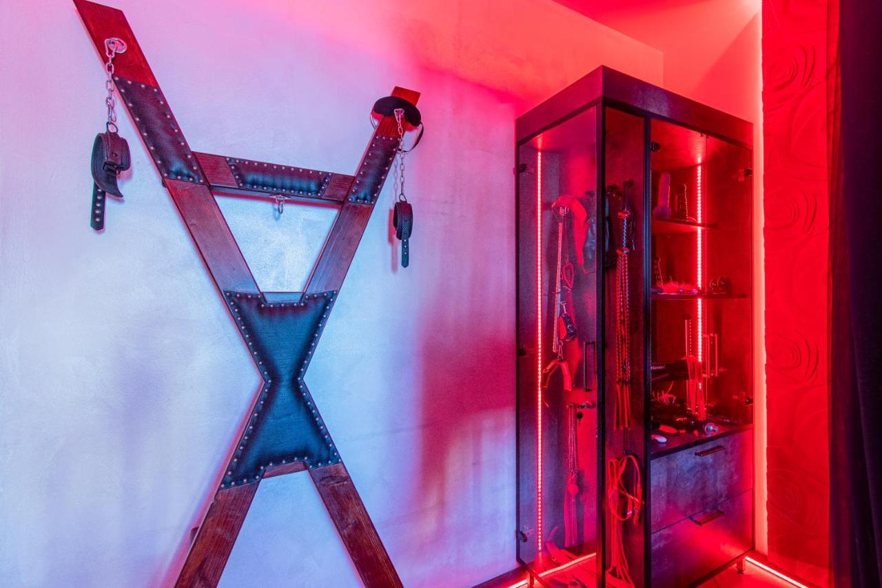 Jacuzzi - Love - BDSM - Extra Luxury - EV chargger - Valentine's Day - Red Room - Flexible SelfCheckIns 28 Zagreb Exterior foto