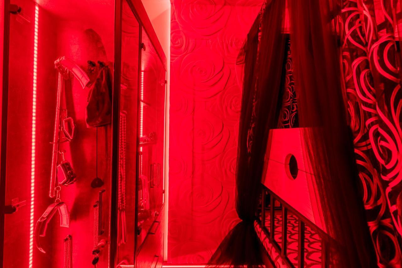 Jacuzzi - Love - BDSM - Extra Luxury - EV chargger - Valentine's Day - Red Room - Flexible SelfCheckIns 28 Zagreb Exterior foto