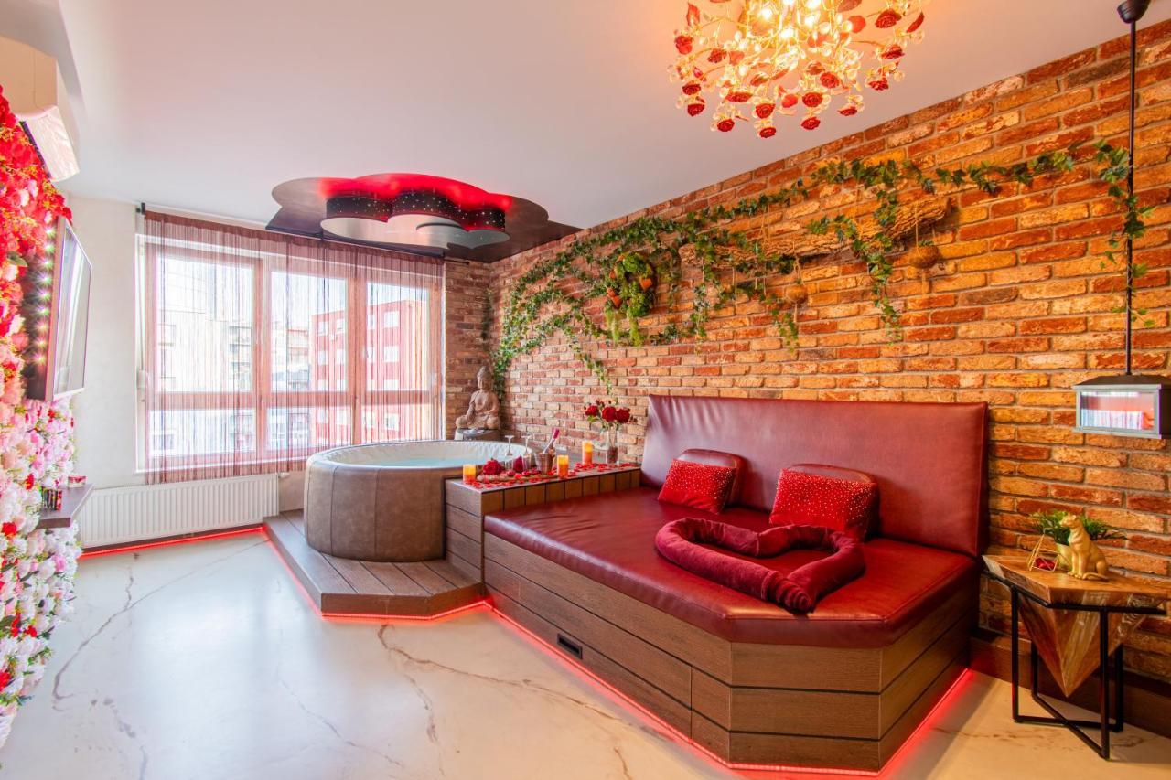 Jacuzzi - Love - BDSM - Extra Luxury - EV chargger - Valentine's Day - Red Room - Flexible SelfCheckIns 28 Zagreb Exterior foto