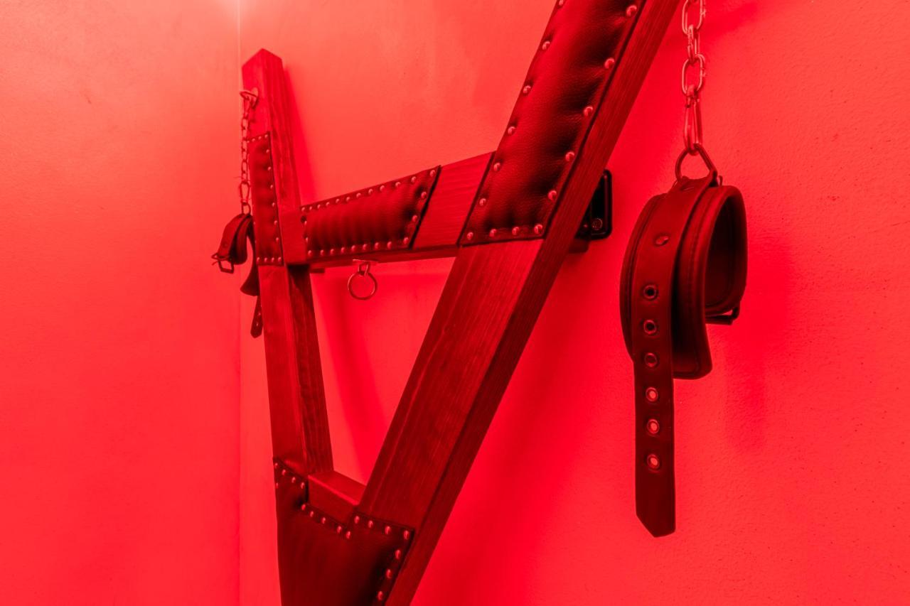 Jacuzzi - Love - BDSM - Extra Luxury - EV chargger - Valentine's Day - Red Room - Flexible SelfCheckIns 28 Zagreb Exterior foto