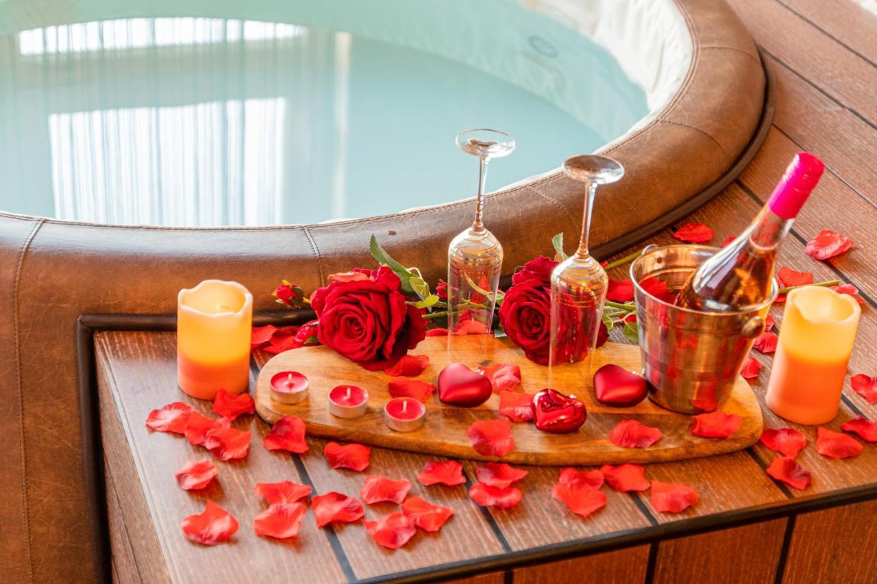 Jacuzzi - Love - BDSM - Extra Luxury - EV chargger - Valentine's Day - Red Room - Flexible SelfCheckIns 28 Zagreb Exterior foto