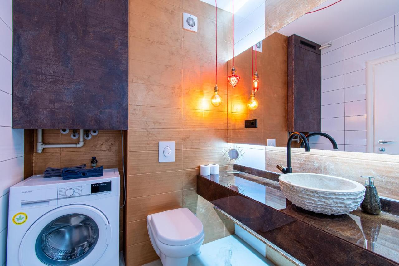 Jacuzzi - Love - BDSM - Extra Luxury - EV chargger - Valentine's Day - Red Room - Flexible SelfCheckIns 28 Zagreb Exterior foto